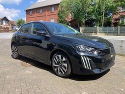 Schwarz Neu 2026 Peugeot 208 Style Kleinwagen | 17.990 € (Guter Preis)