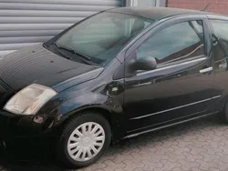 Schwarz Gebraucht 2007 Citroën C2 Kleinwagen | 650 €