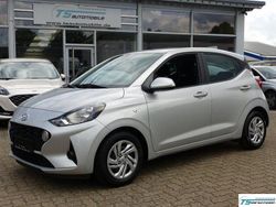 Silber Gebraucht 2023 Hyundai i10 Select Kleinwagen | 12.190 € (Fairer Preis)