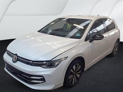 Oryxweiß perlmutteffekt (metallic) Gebraucht 2025 VW Golf VIII Limousine | 29.450 € (Fairer Preis)