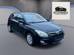 Schwarz Gebraucht 2009 Hyundai i30 Limousine | 2.499 € (Etwas zu teuer)