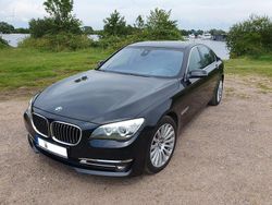 Schwarz Gebraucht 2015 BMW 750 Limousine | 22.990 € (Guter Preis)