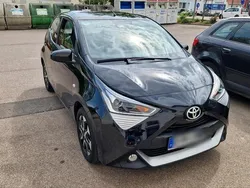 Schwarz Gebraucht 2022 Toyota Aygo X-play Kleinwagen | 11.299 € (Superpreis)