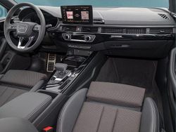 Grau Gebraucht 2024 Audi A4 S-Line Kombi | 37.399 € (Fairer Preis)