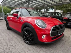 Rot Gebraucht 2019 Mini ONE Kleinwagen | 12.999 € (Fairer Preis)