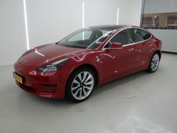 Rot Gebraucht 2020 Tesla Model 3 Standard Range Limousine | 17.900 € (Guter Preis)