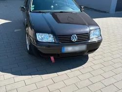 Schwarz Gebraucht 2002 VW Bora Limousine | 2.200 € (Etwas zu teuer)