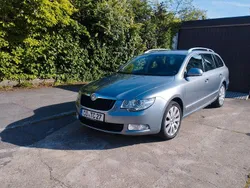 Blau Gebraucht 2012 Skoda Superb Elegance Kombi | 7.200 € (Guter Preis)