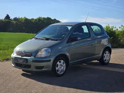 Green mica metallic Gebraucht 2004 Toyota Yaris Kleinwagen | 2.250 € (Fairer Preis)
