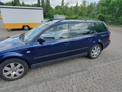 Blau Gebraucht 2003 VW Passat Basis Kombi | 1.300 € (Guter Preis)