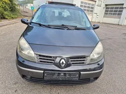 Grün Gebraucht 2004 Renault Scénic II Dynamique Van / Kleinbus | 2.499 € (Fairer Preis)