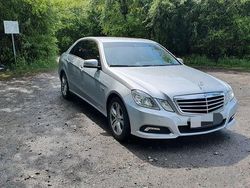 Grau Gebraucht 2010 Mercedes E200 Avantgarde Limousine | 9.990 € (Teuer)