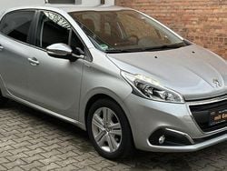 Silber Gebraucht 2018 Peugeot 208 Style Kleinwagen | 8.999 € (Fairer Preis)