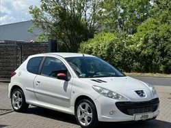 Weiß Gebraucht 2010 Peugeot 206+ Basis Kleinwagen | 3.999 € (Fairer Preis)