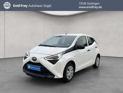 Schneeweiß Gebraucht 2021 Toyota Aygo X Business Edition SUV | 10.480 € (Superpreis)