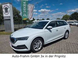 Weiß Gebraucht 2023 Skoda Octavia Style Kombi | 22.990 € (Fairer Preis)