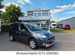 Grau Gebraucht 2015 Citroën Berlingo SELECTION Van / Kleinbus | 7.100 € (Fairer Preis)