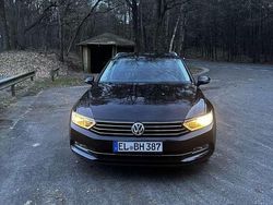 Schwarz Gebraucht 2015 VW Passat Comfortline Limousine | 11.000 €