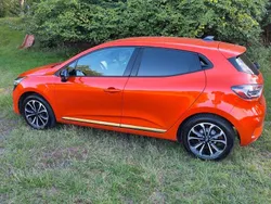 Orange Gebraucht 2023 Renault Clio V Techno Limousine | 12.850 € (Superpreis)