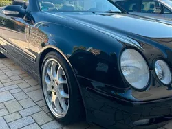 Schwarz Gebraucht 2001 Mercedes CLK230 Avantgarde Cabrio | 15.500 €