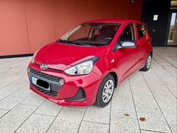 Rot Gebraucht 2018 Hyundai i10 Classic Kleinwagen | 8.250 € (Fairer Preis)