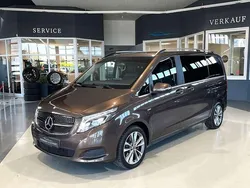 Braun Gebraucht 2015 Mercedes V250 Avantgarde Van / Kleinbus | 39.810 € (Etwas zu teuer)