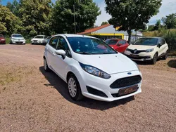 Weiß Gebraucht 2017 Ford Fiesta Trend Kleinwagen | 6.280 € (Fairer Preis)