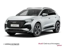 Gletscherweiß metallic Gebraucht 2025 Audi Q4 e-tron Comfort SUV | 66.000 €