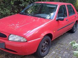 Rot Gebraucht 1999 Ford Fiesta Kleinwagen | 1.500 €