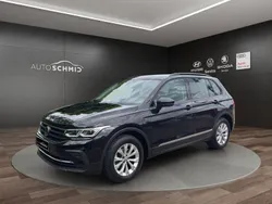 Deep black perleffekt Gebraucht 2021 VW Tiguan Life SUV | 27.380 € (Guter Preis)