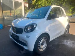 Weiß Gebraucht 2016 Smart ForTwo Coupé Basis Coupé | 5.500 € (Guter Preis)