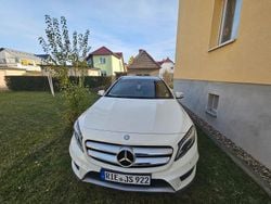 Weiß Gebraucht 2016 Mercedes GLA180 AMG line SUV | 14.750 € (Guter Preis)