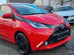 Rot Gebraucht 2014 Toyota Aygo X-play Kleinwagen | 5.990 € (Etwas zu teuer)