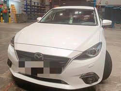 Weiß Gebraucht 2016 Mazda 3 Edition Limousine | 11.000 € (Etwas zu teuer)