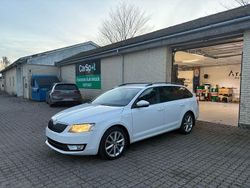 Weiß Gebraucht 2014 Skoda Octavia Elegance Kombi | 6.150 € (Guter Preis)