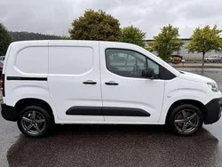 Weiß Gebraucht 2020 Citroën Berlingo Van / Kleinbus | 11.300 € (Guter Preis)