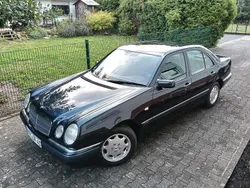Schwarz Gebraucht 1995 Mercedes E230 Elegance Limousine | 11.900 €