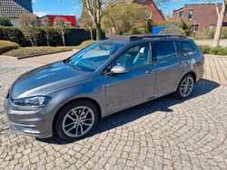 Grau Gebraucht 2020 VW Golf VII Kombi | 15.850 € (Fairer Preis)