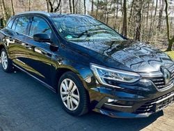 Schwarz Gebraucht 2022 Renault Mégane GrandTour Business Kombi | 16.800 € (Fairer Preis)