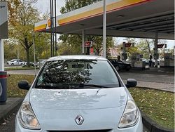 Weiß Gebraucht 2011 Renault Clio II | 1.599 € (Fairer Preis)