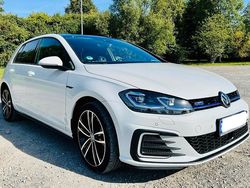 Weiß Gebraucht 2020 VW Golf VII GTE Limousine | 19.900 €
