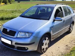 Grau Gebraucht 2005 Skoda Fabia Kombi | 800 €