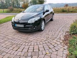 Schwarz Gebraucht 2011 Renault Mégane III Limousine | 5.555 € (Fairer Preis)