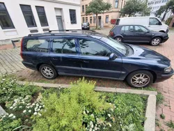 Blau Gebraucht 2001 Volvo V70 Kombi | 490 € (Superpreis)
