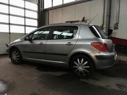 Silber Gebraucht 2002 Peugeot 307 Limousine | 995 € (Superpreis)