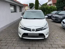 Weiß Gebraucht 2013 Toyota Verso Life Van / Kleinbus | 7.400 € (Fairer Preis)