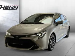 Silber Gebraucht 2021 Toyota Corolla Team Kombi | 13.900 € (Guter Preis)