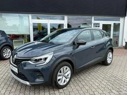 Blau Gebraucht 2024 Renault Captur Equilibre SUV | 19.280 € (Fairer Preis)