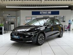 Deep black perleffekt Gebraucht 2022 VW Golf VIII Style Limousine | 25.990 € (Fairer Preis)