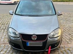 Grau Gebraucht 2004 VW Golf V Kleinwagen | 1.100 €